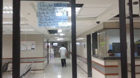 Trasladan residentes de Los Magallanes a otros hospitales