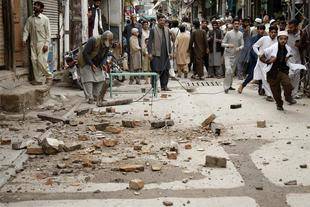 Más de 200 muertos en Pakistán y Afganistán en un terremoto de 7,5 grados