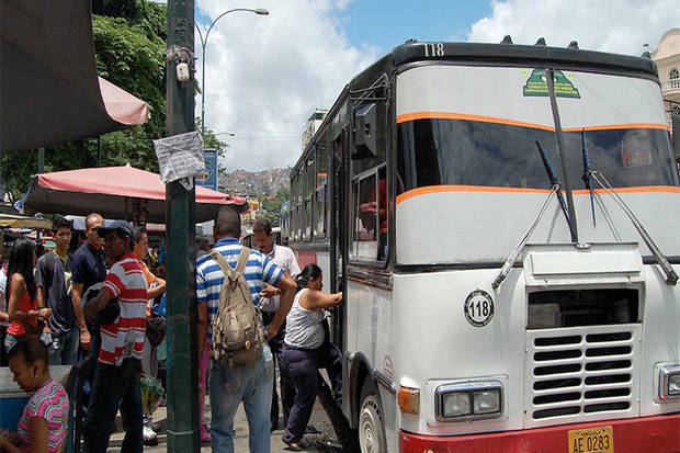 Jorge Rodríguez aprueba aumento del pasaje a Bs 60 en el municipio Libertador