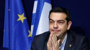Grecia inicia proceso para aprobar tercer rescate y lograr aval de eurozona