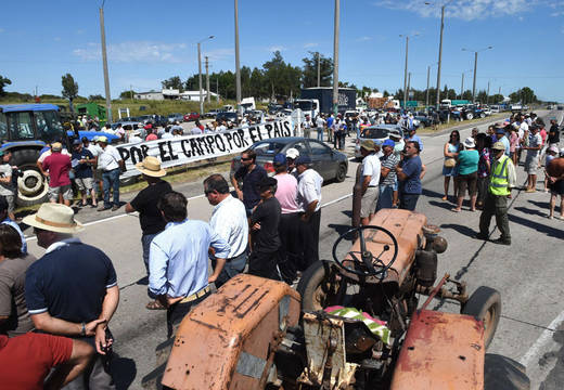 Uruguay prevé ayudar a empresas a las que Venezuela adeuda pagos de lácteos