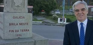 El Embajador visitó el Cruceiro gallego emplazado en la ciudad de Ushuaia