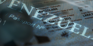 Investigación de CNN revela supuesta red de venta de pasaportes venezolanos
