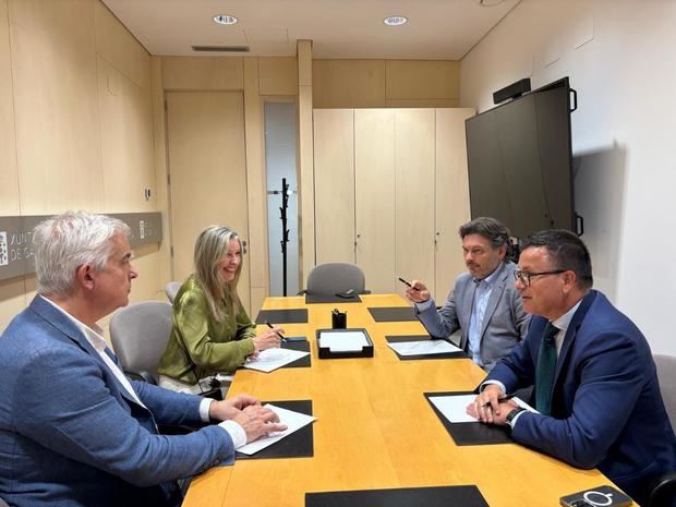 La Xunta potenciará en Chile y Argentina las estrategias de retorno y los lazos con la comunidad gallega en el exterior