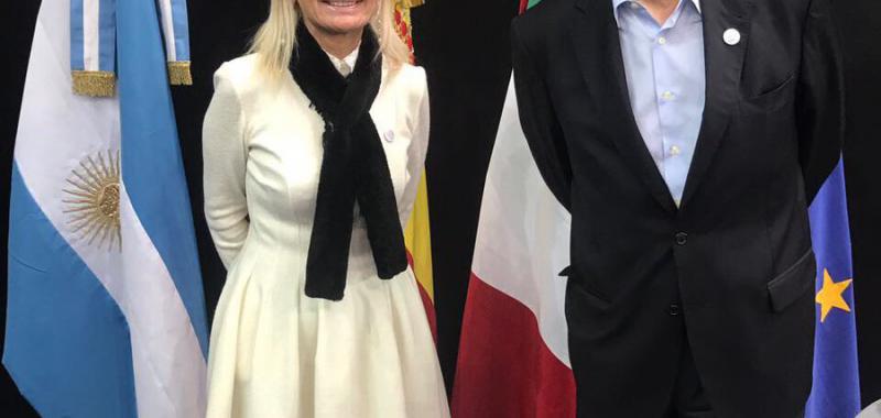 Teresa Castaldo, embajadora de Italia, junto al embajador españo Javier Sandomingo, 